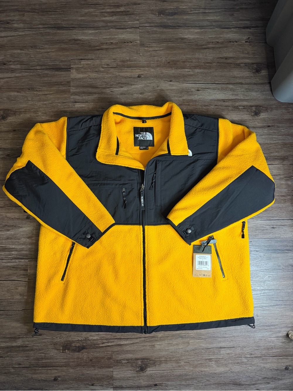 The North Face Retro Denali Fleece Jacket Summit Gold/Black$180 NWT Men’s Sz XXL